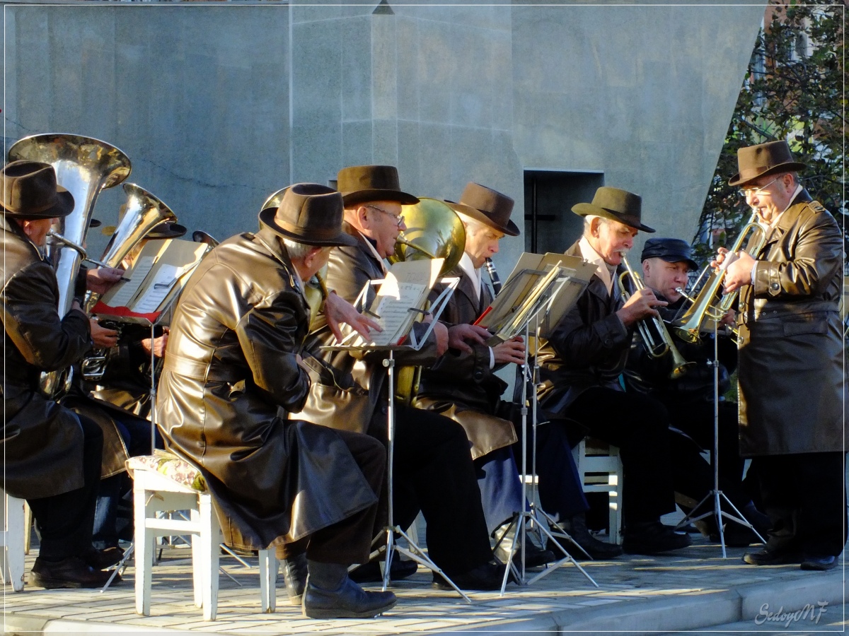 Духовой оркестр на улице Йошкар-Олы