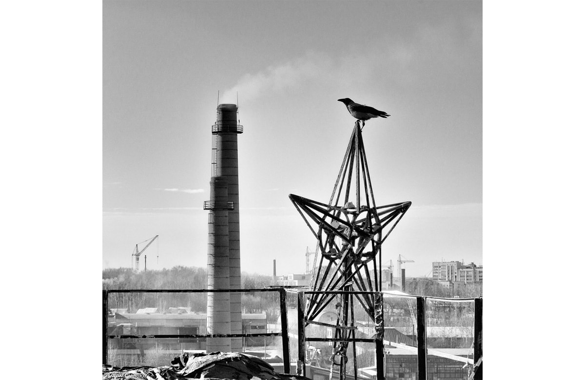 Йошкар-Ола, Марий Эл, черно-белое фото, ч/б фотография, городской пейзаж, трубы завода, индустриальный пейзаж, вид с крыши, Кирзавод