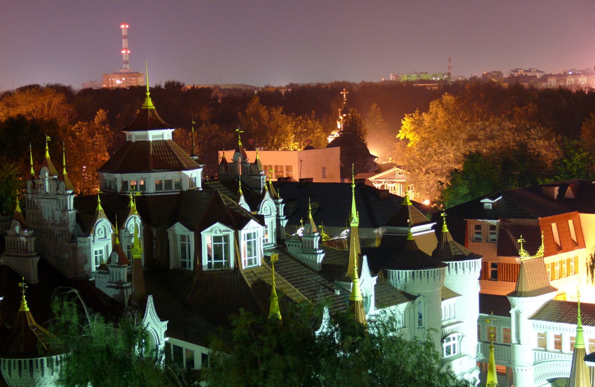 Йошкар-Ола, крыши, детский сад, школа, обыкновенное чудо, сказочный дворец, город ночью