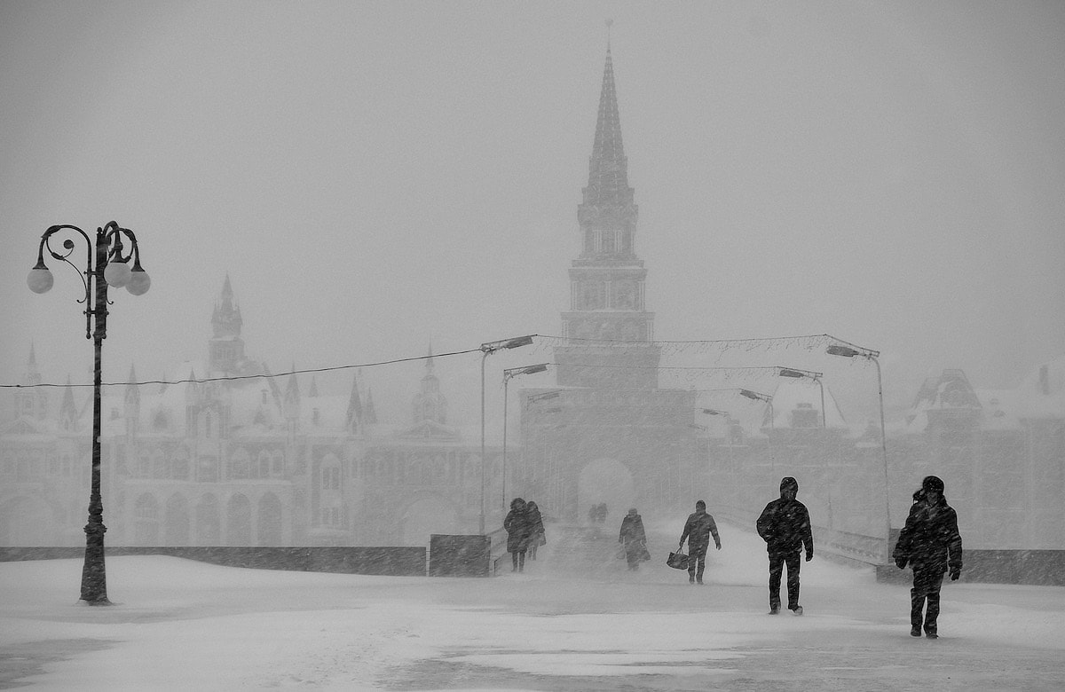 Йошкар-Ола, Марий Эл, снегопад в городе, набережная Брюгге, театральный мост, башня дружбы народов.