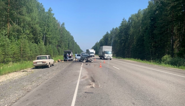 В Марий Эл на трассе «Вятка» легковушка врезалась в грузовик MAN