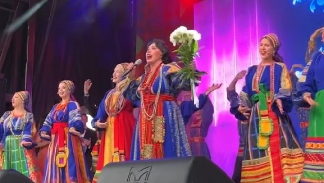 В посёлке Медведево прошёл первый концерт Надежды Бабкиной