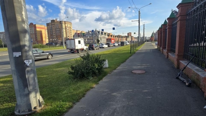 В Йошкар-Оле 37-летнюю женщину сбил мужчина на электросамокате