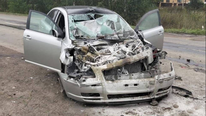 В Медведевском районе в ДТП с «КамАЗом» пострадали два человека