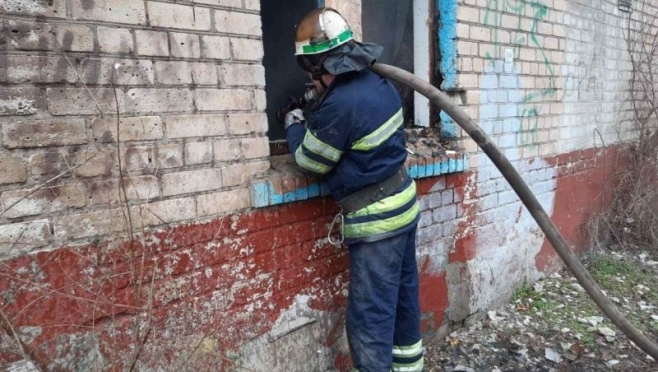 В Йошкар-Оле горело неэксплуатируемое здание на улице Строителей