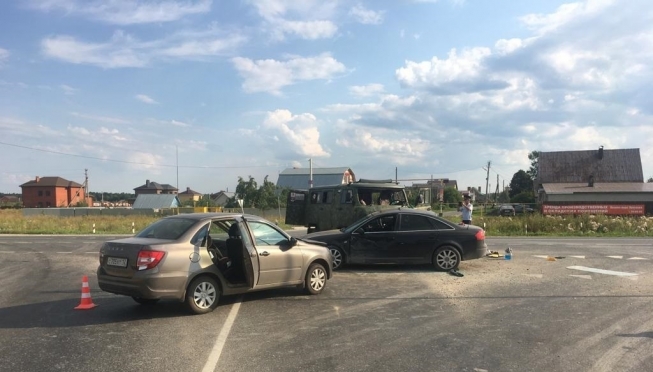 В Марий Эл иномарка врезалась в УАЗ, есть жертвы