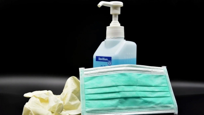 Работодатели могут приобрести маски, санитайзеры за счёт средств ФСС