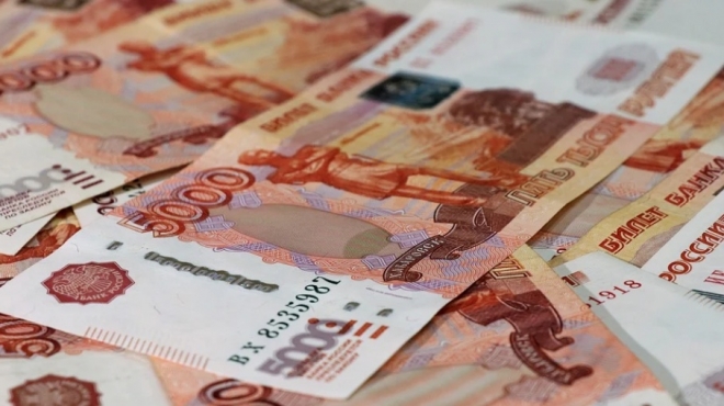 Семьи с детьми до 16 лет получат еще по 10 тысяч рублей