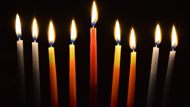 Свечи и лампады, оставленные без присмотра, могут привести к беде