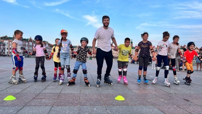 На Патриаршей площади дети могут  бесплатно покататься на роликах