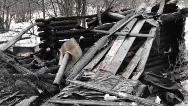 В садах в Медведевском районе сгорели домик и баня