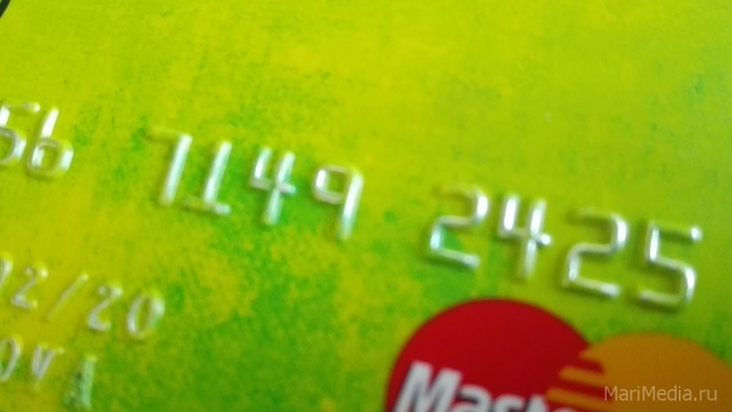 Молодые женщины «отдали» лжесотрудникам банков больше 300 тысяч рублей