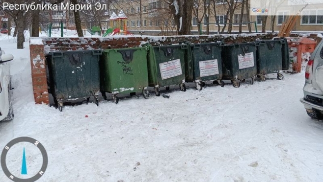 В Йошкар-Оле продолжают вывозить мусор, скопившийся во время снегопада