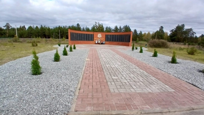 В посёлке Сурок благоустроили мемориальный комплекс