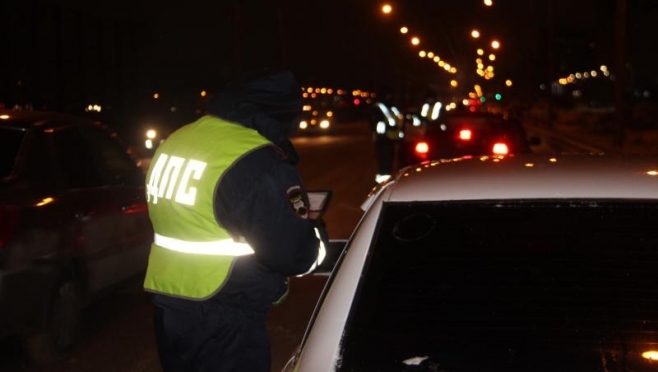 Сотрудники ГИБДД преследовали по Йошкар-Оле нетрезвого водителя без прав и документов на машину