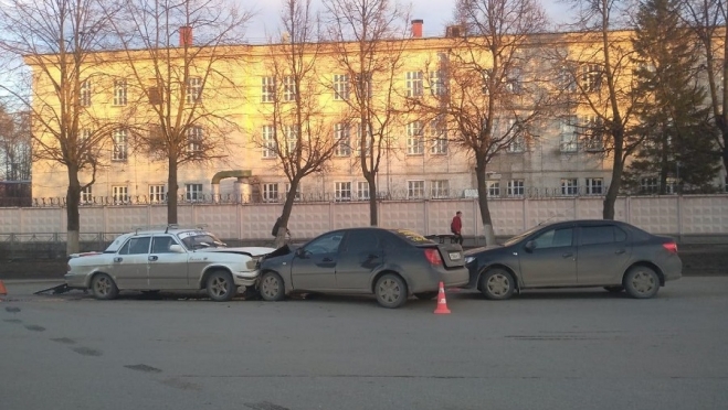 В Йошкар-Оле 40-летний водитель потерял сознание и спровоцировал массовое ДТП