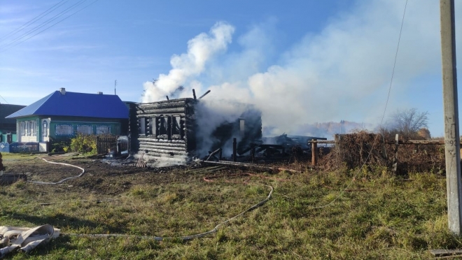 В Килемарском районе женщина и её отчим не смогли выбраться из горящего дома