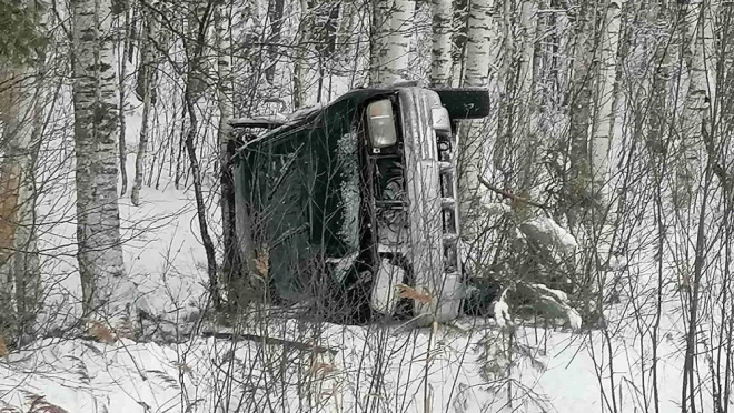 На трассе «Вятка» женщина на иномарке вылетела в кювет