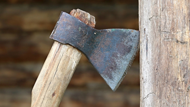 Йошкаролинец напал с топором на пьяную женщину и отобрал ювелирку