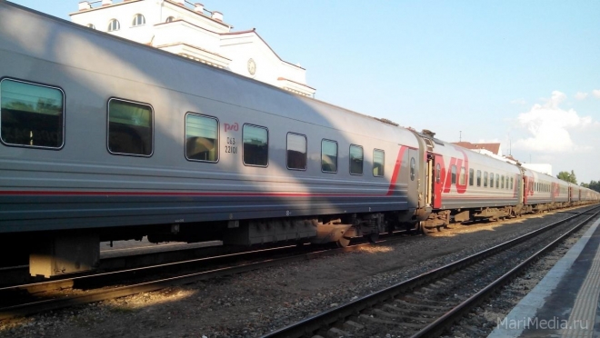 Многодетные семьи получили скидку на железнодорожные билеты