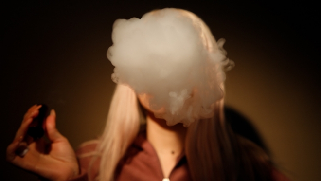 Если примут новый закон, учителя смогут изымать у учеников сигареты