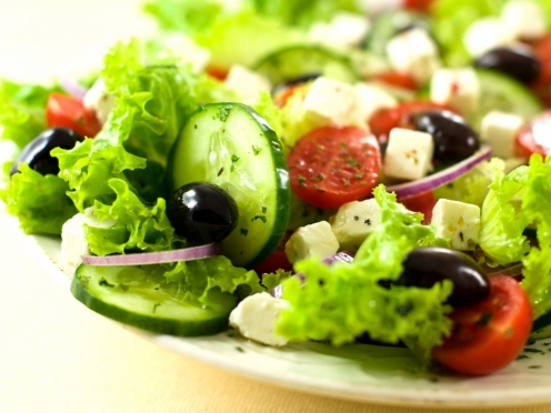 Здоровое питание: чем заправить салат?