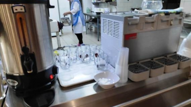 В некоторых кафе Йошкар-Олы персонал работает без перчаток