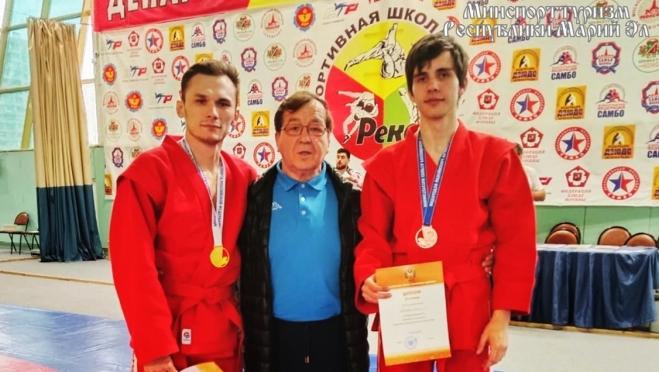 Самбисты Марий Эл привезли с Чемпионата России золотую и серебряную медали