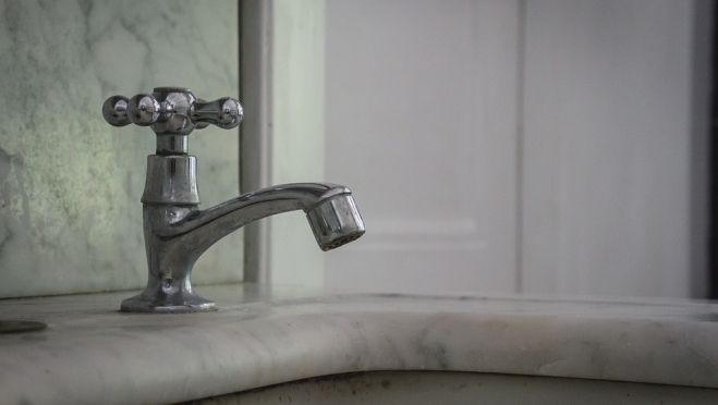 Жители дома № 20 по бульвару Чавайна день проведут без воды