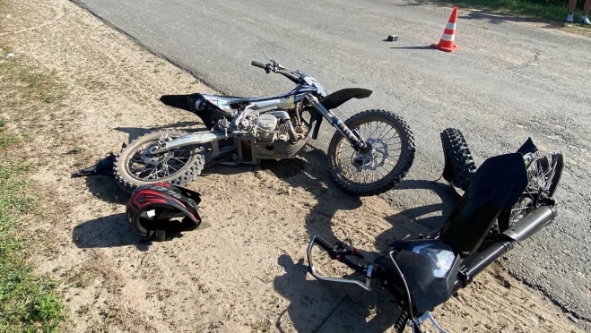 В Медведевском районе с места ДТП госпитализировали двух юных водителей питбайков