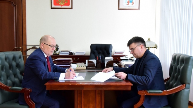 Михаил Васютин поделился с бойцом СВО опытом участия в Совете законодателей