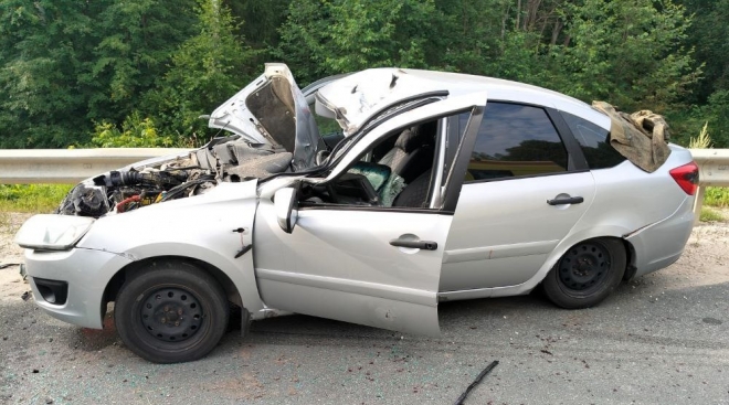 В Марий Эл зерноуборочный комбайн врезался в легковой автомобиль