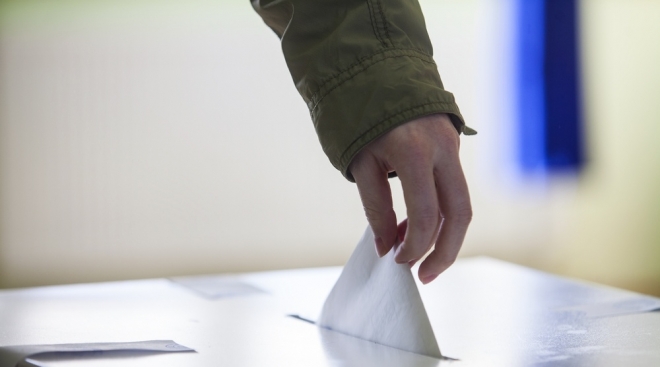 ЦИК призвала усилить охрану урн для голосования из-за порчи бюллетеней
