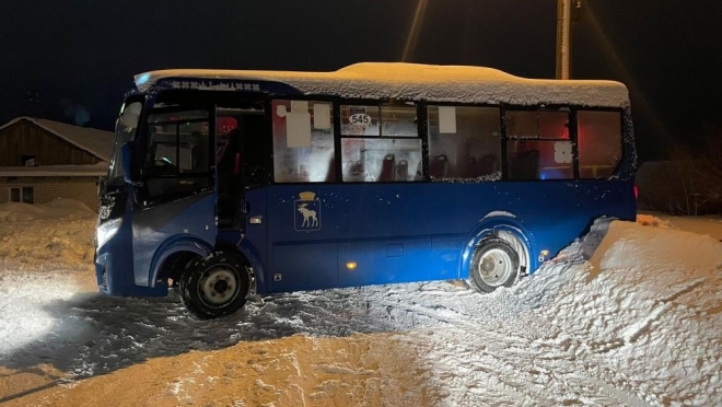 В сугробах Йошкар-Олы массово застревают транспортные средства