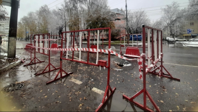 На улице Панфилова проводятся подготовительные мероприятия для вскрытия коллектора