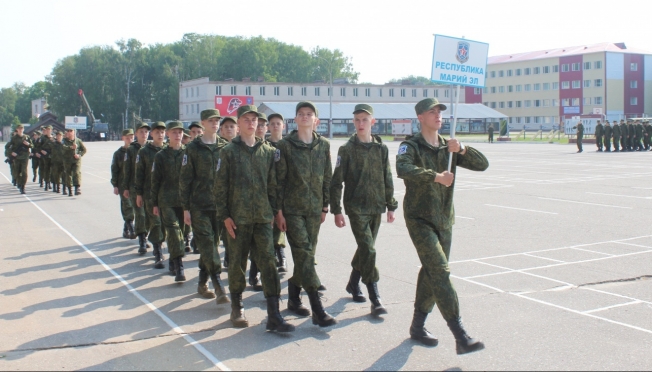 60% россиян заявили, что служба в армии обязанность настоящего мужчины