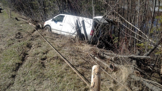 В Звениговском районе Mercedes Benz вылетел в кювет