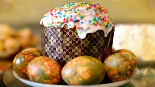 Предприниматели Марий Эл испекли куличи для одиноких престарелых земляков