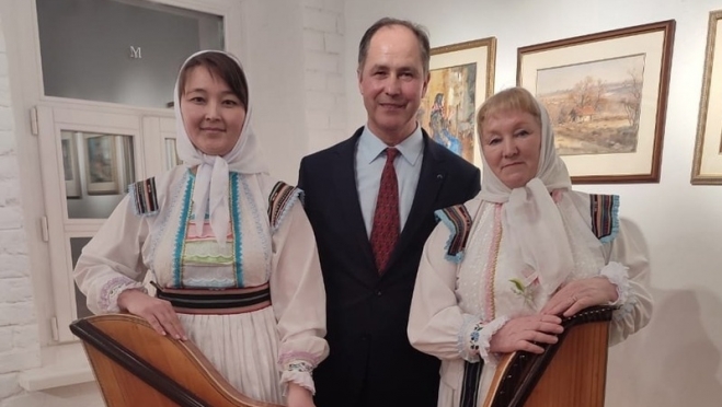 В старинном особняке Москвы презентовали выставку известного марийского художника