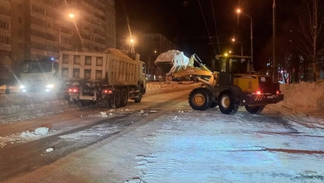 За две ночи из Йошкар-Олы вывезли более 25 тысяч кубов снега