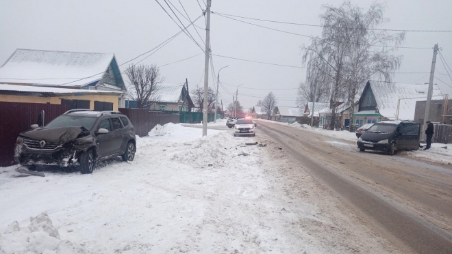 В Волжске в результате столкновения двух иномарок пострадал 6-летний мальчик