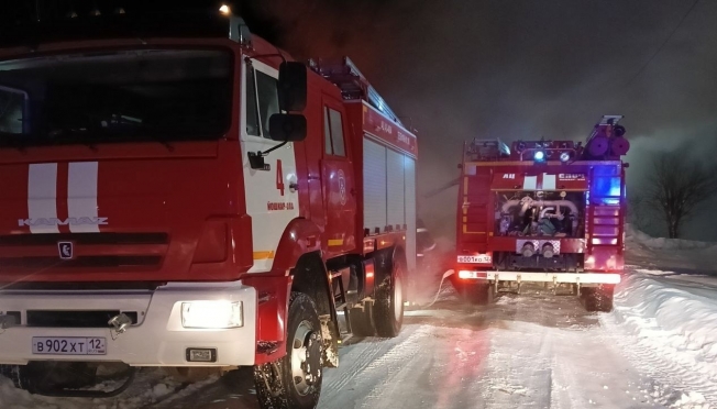 В Звениговском районе в горящем доме погиб пенсионер: его не смогли разбудить