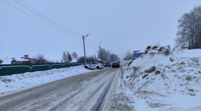 В Йошкар-Оле водитель-пенсионер неосторожно выехал с прилегающей территории