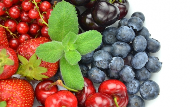 Как правильно мыть ягоды, фрукты, овощи и зелень