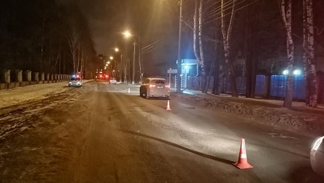 В Йошкар-Оле иномарка переехала человека на проезжей части