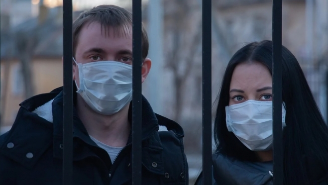 Спад заболеваемости COVID-19 эпидемиологи обещают после октября