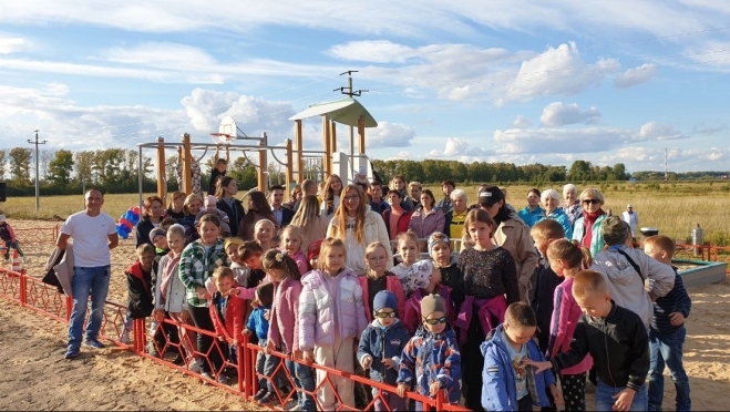 В частном секторе Йошкар-Олы открыли новую детскую площадку