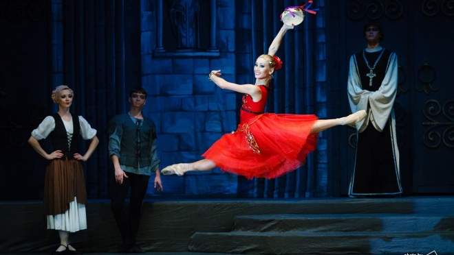 В Шереметевский замок на несколько часов заглянет «Эсмеральда»