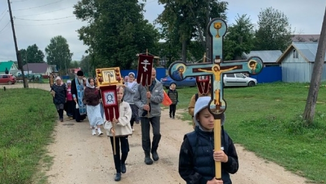 В Моркинском районе в преддверии нового учебного года прошёл детский крестный ход