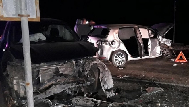 Около Волжска столкнулись 2 иномарки, пострадало 5 человек